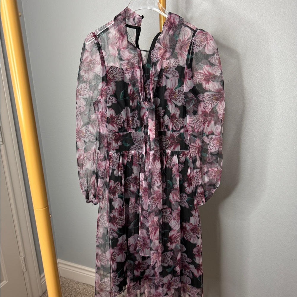 ✨ NWT Dalia MacPhee Floral Midi Dress – Size M ✨